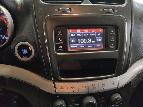 Used 2020 Dodge Journey SE w/ SE Popular Equipment Group image 25