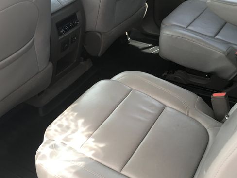 Used 2018 Chevrolet Traverse LT AWD/4WD image 8