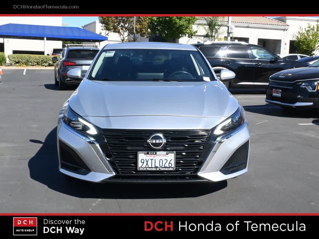 Used 2023 Nissan Altima 2.5 SV w/ SV Premium Package FWD image 2