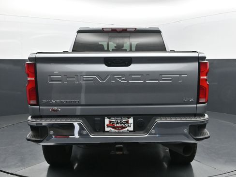 Used 2025 Chevrolet Silverado 2500 LTZ w/ LTZ Premium Package AWD/4WD image 5