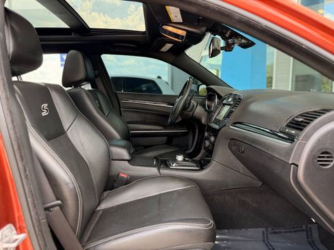 Used 2021 Chrysler 300 S w/ S Model Appearance Package RWD image 38