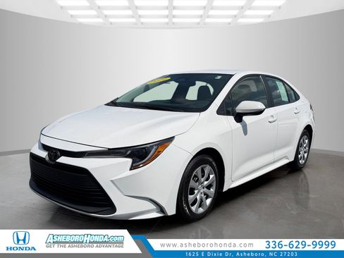 Used 2024 Toyota Corolla LE image 1