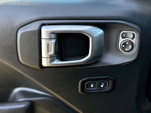 Used 2020 Jeep Gladiator Sport w/ Quick Order Package 24S image 21