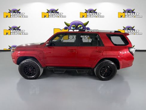 Used 2022 Toyota 4Runner SR5 Premium w/ Moonroof Package AWD/4WD image 8