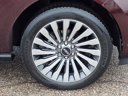 Used 2019 Lincoln Navigator Reserve image 10