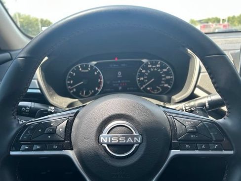 Used 2025 Nissan Altima 2.5 SR FWD image 25