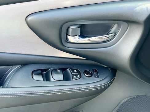 Used 2024 Nissan Murano SV image 17