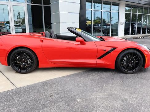 Used 2019 Chevrolet Corvette Stingray Convertible w/ Carbon Flash Badge Package RWD image 10