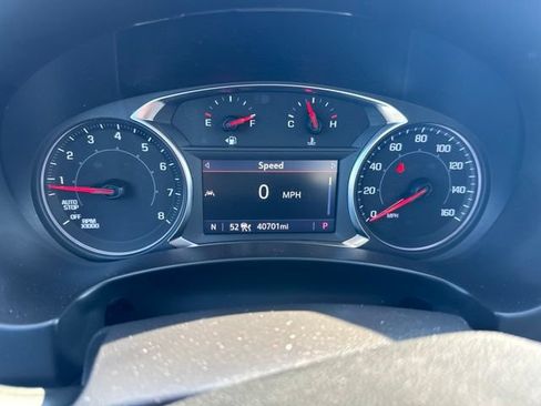 Used 2024 GMC Terrain SLT AWD/4WD image 25