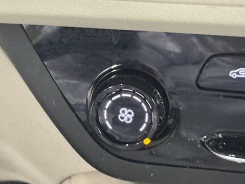 Used 2023 Buick Envision Preferred FWD image 26