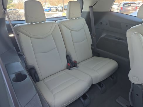 Used 2025 Cadillac XT6 Premium Luxury image 28