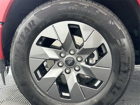 Used 2023 Ford F150 Lightning Lariat image 31