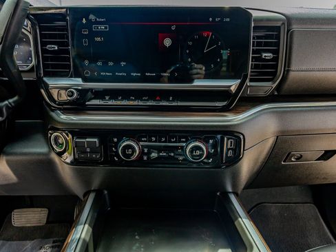 Used 2024 GMC Sierra 3500 SLT w/ SLT Premium Package image 24