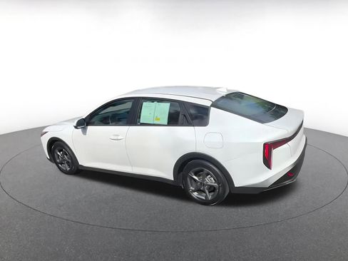 Used 2025 Kia K4 LXS image 10