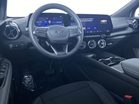 Used 2026 Chevrolet Blazer EV LT image 2