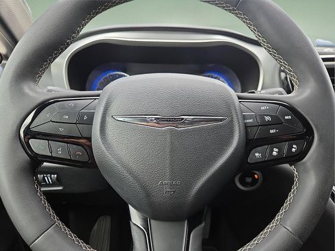 Used 2023 Chrysler Pacifica Touring-L w/ Uconnect Theater Family Group AWD/4WD image 24