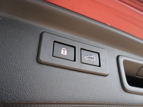 Used 2020 Subaru Forester Touring image 17