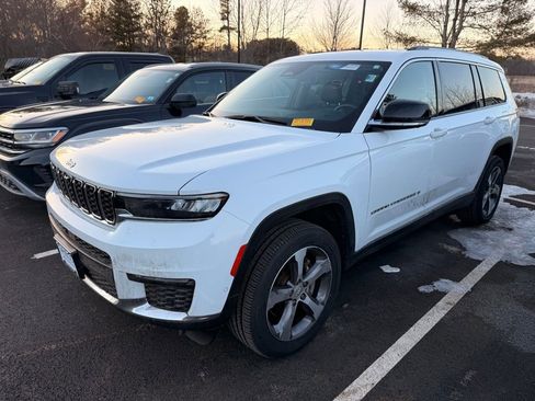 Used 2023 Jeep Grand Cherokee L Limited w/ Luxury Tech Group II image 4