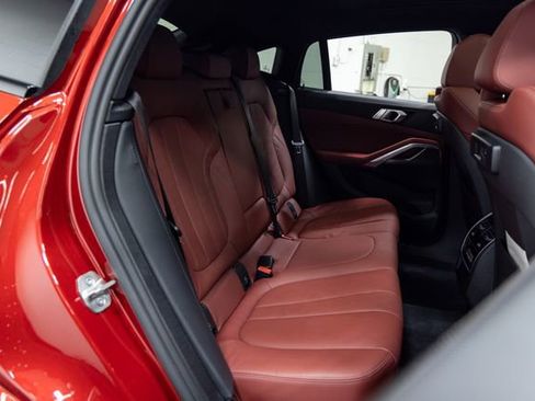 Used 2022 BMW X6 xDrive40i w/ M Sport Package image 24