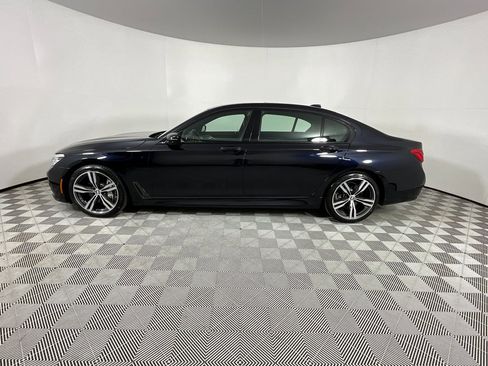 Used 2019 BMW 750i 750i image 2
