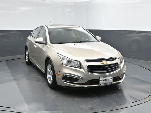 Used 2016 Chevrolet Cruze LT w/ Sun And Sound Package FWD image 22