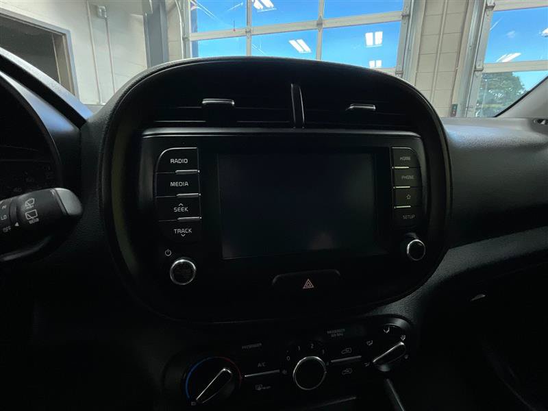 Used 2020 Kia Soul LX FWD image 16