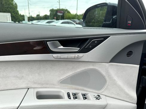 Used 2015 Audi A8 4.0T image 10