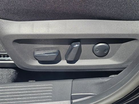 New 2025 Nissan Rogue SV image 31