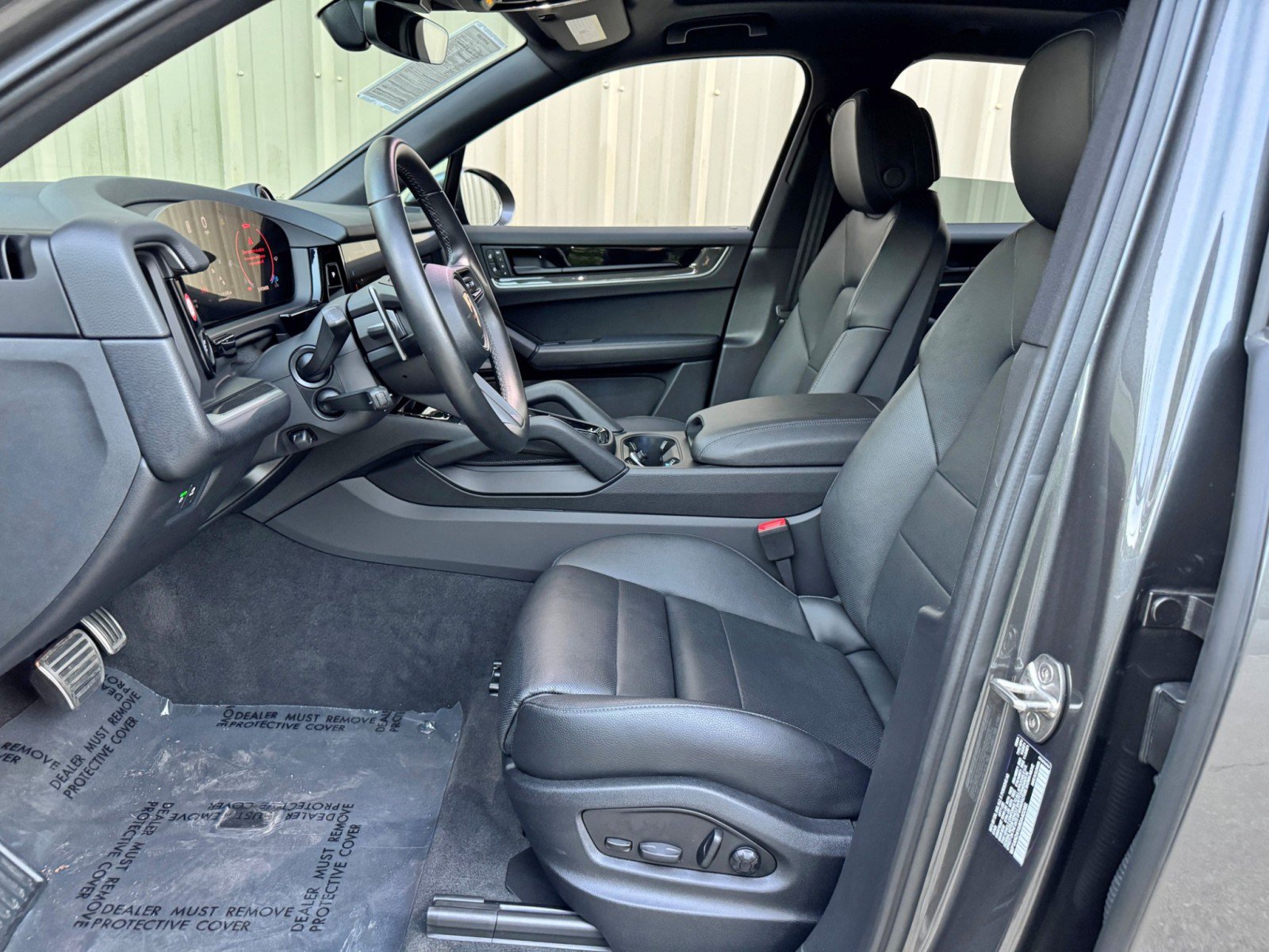 Used 2024 Porsche Cayenne S w/ Premium Package Plus AWD/4WD image 17