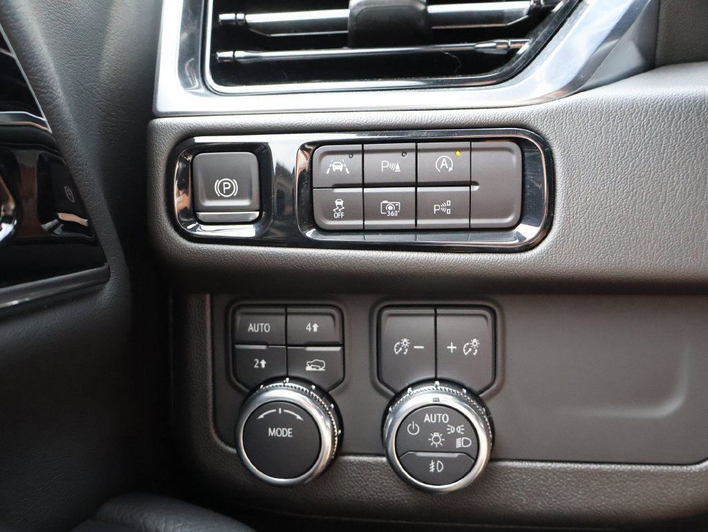 Used 2025 GMC Yukon Denali AWD/4WD image 31