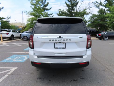 Used 2023 Chevrolet Suburban LT w/ Luxury Package AWD/4WD image 6