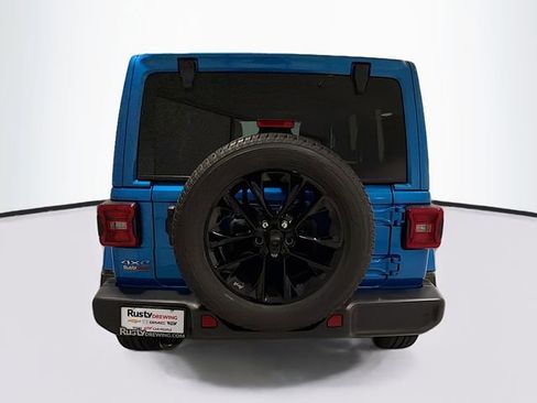 Used 2021 Jeep Wrangler Unlimited Sahara w/ Cold Weather Group AWD/4WD image 6