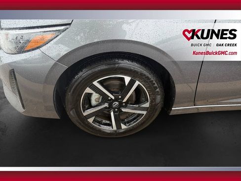 Used 2024 Nissan Sentra SV FWD image 12