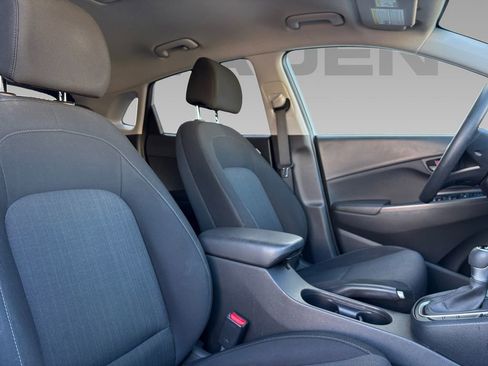 Used 2023 Hyundai Kona SEL image 8