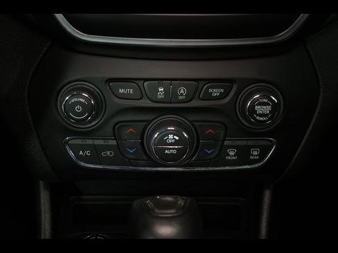 Used 2022 Jeep Cherokee Latitude Lux AWD/4WD image 27