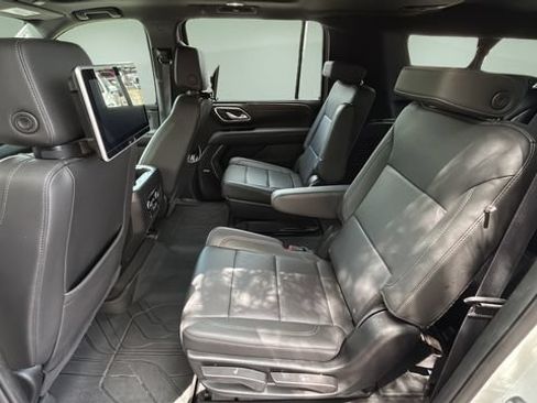 Used 2024 Chevrolet Suburban Z71 w/ Luxury Package AWD/4WD image 20