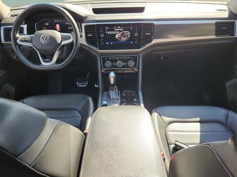 Used 2022 Volkswagen Atlas SEL Premium image 18