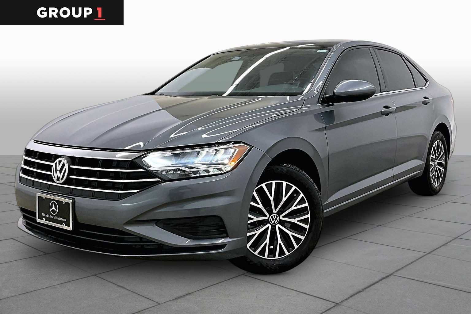 Used 2021 Volkswagen Jetta SE FWD image 1