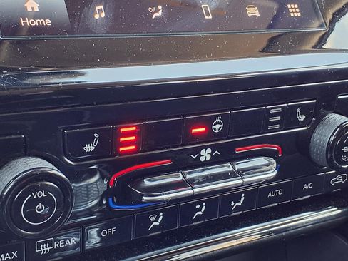 Used 2024 Jeep Grand Cherokee L Laredo w/ Luxury Tech Group I image 5