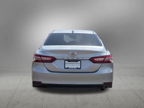 Used 2020 Toyota Camry XLE FWD image 5