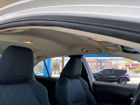 Used 2021 Toyota Corolla LE image 13