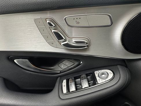 Used 2019 Mercedes-Benz GLC 300 4MATIC image 27