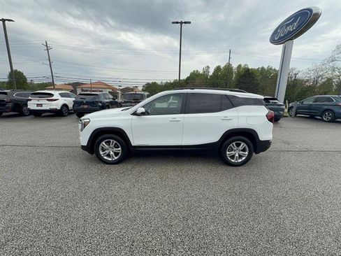 Used 2024 GMC Terrain SLE w/ Driver Convenience Package AWD/4WD image 2