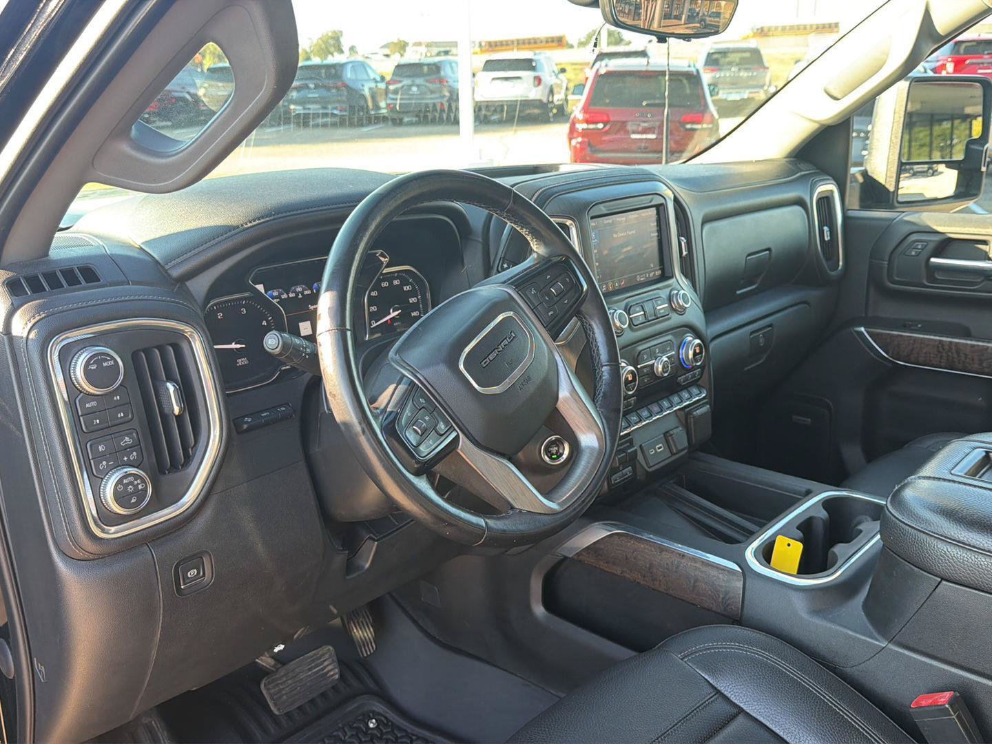 Used 2021 GMC Sierra 2500 Denali w/ Denali Black Diamond Edition AWD/4WD image 22
