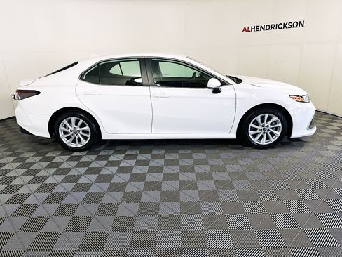 Used 2023 Toyota Camry LE image 7