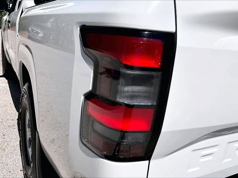 Used 2024 Nissan Frontier S image 29