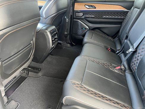 Used 2022 Jeep Grand Cherokee L Summit AWD/4WD image 18