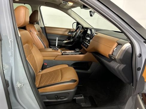 Used 2022 Nissan Pathfinder Platinum image 28