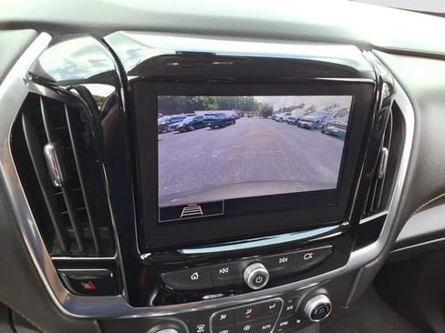 Used 2020 Chevrolet Traverse LT FWD image 22