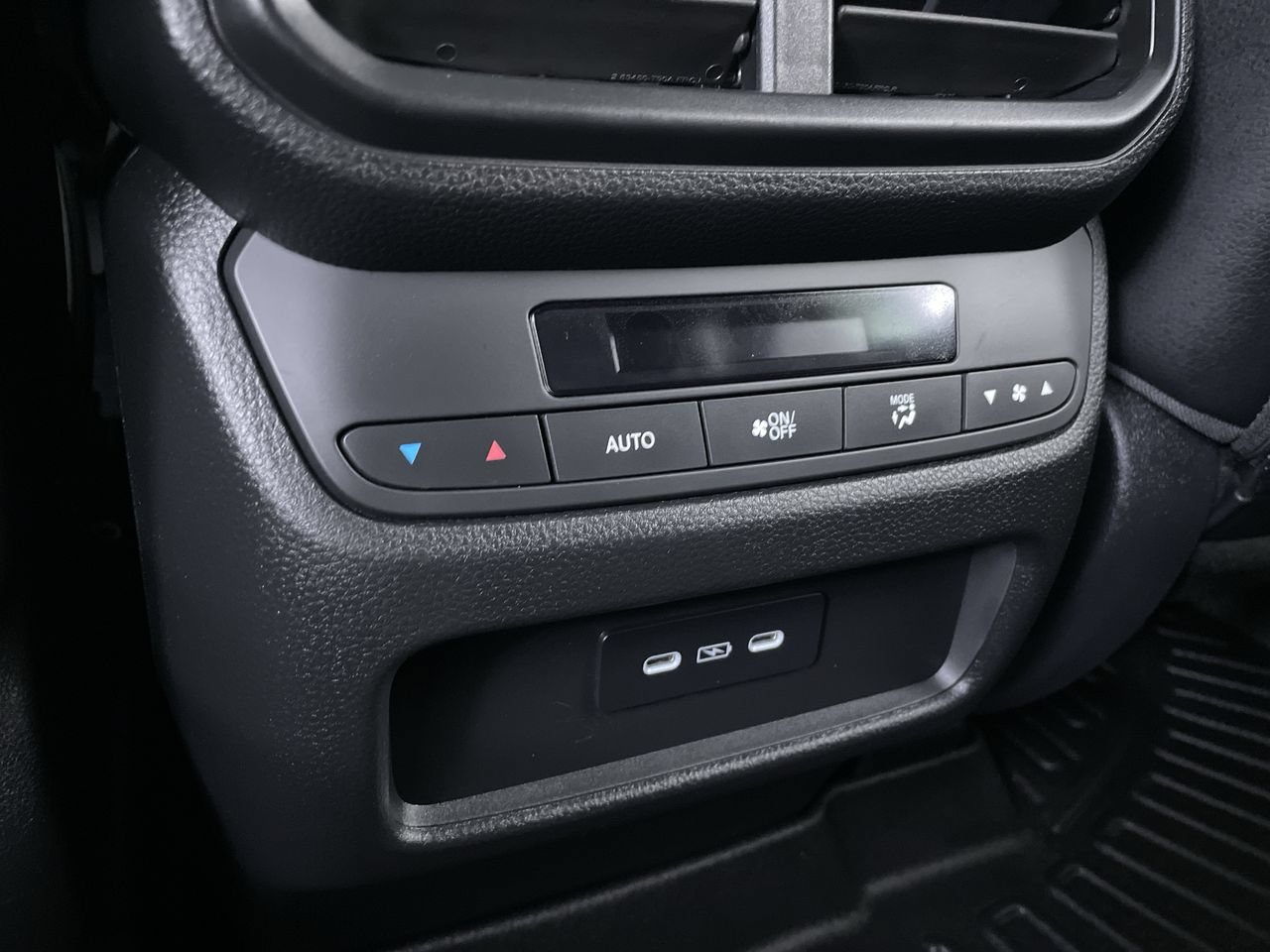 Used 2025 Honda Pilot Touring image 32